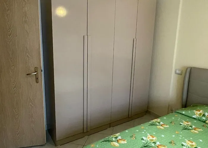 Access To The 아파트 *